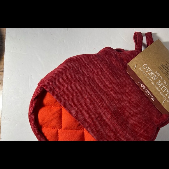 Holiday oven mitts - Picture 5 of 7